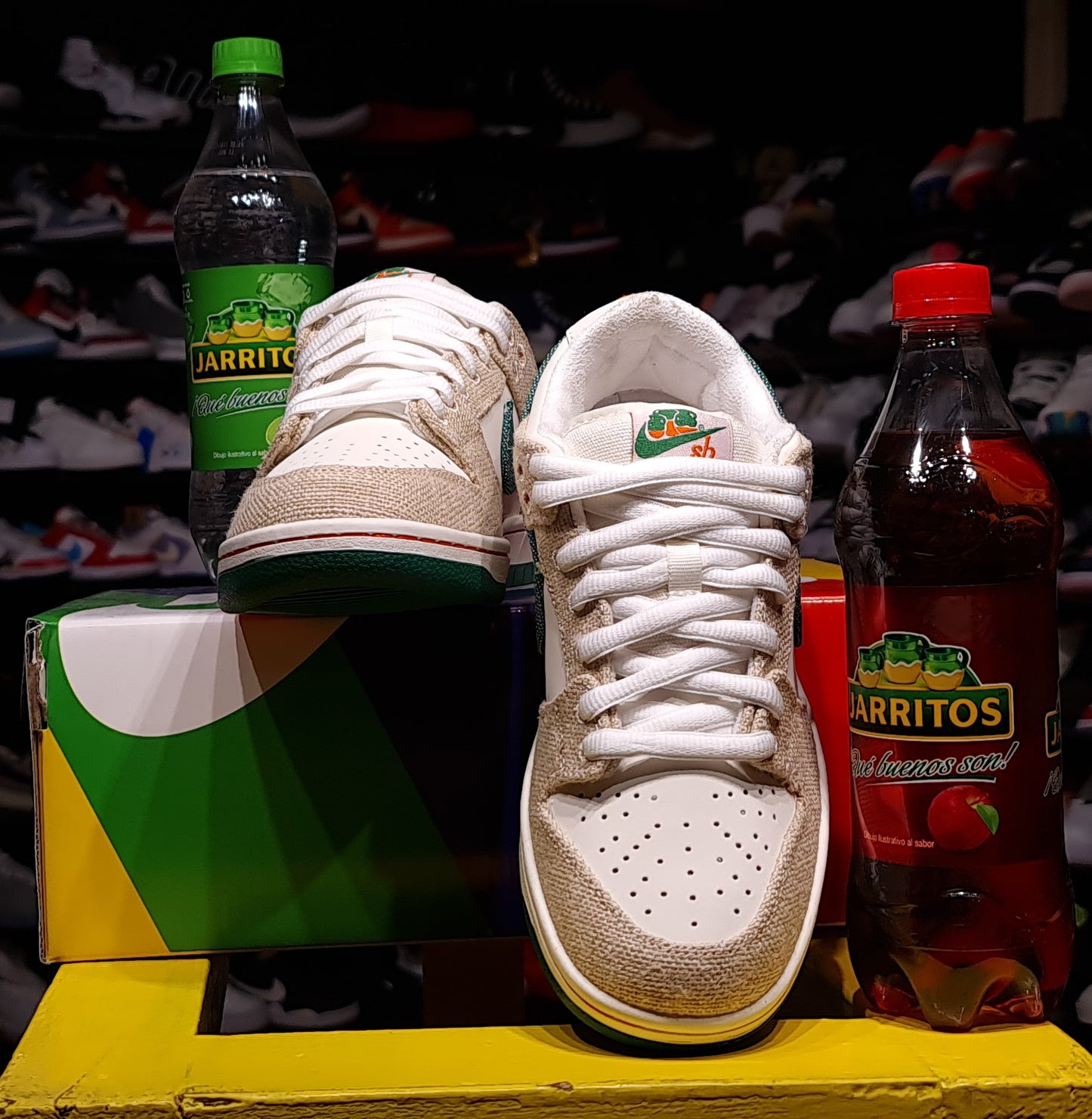 NKE SB DUNK LOW JARRITOS