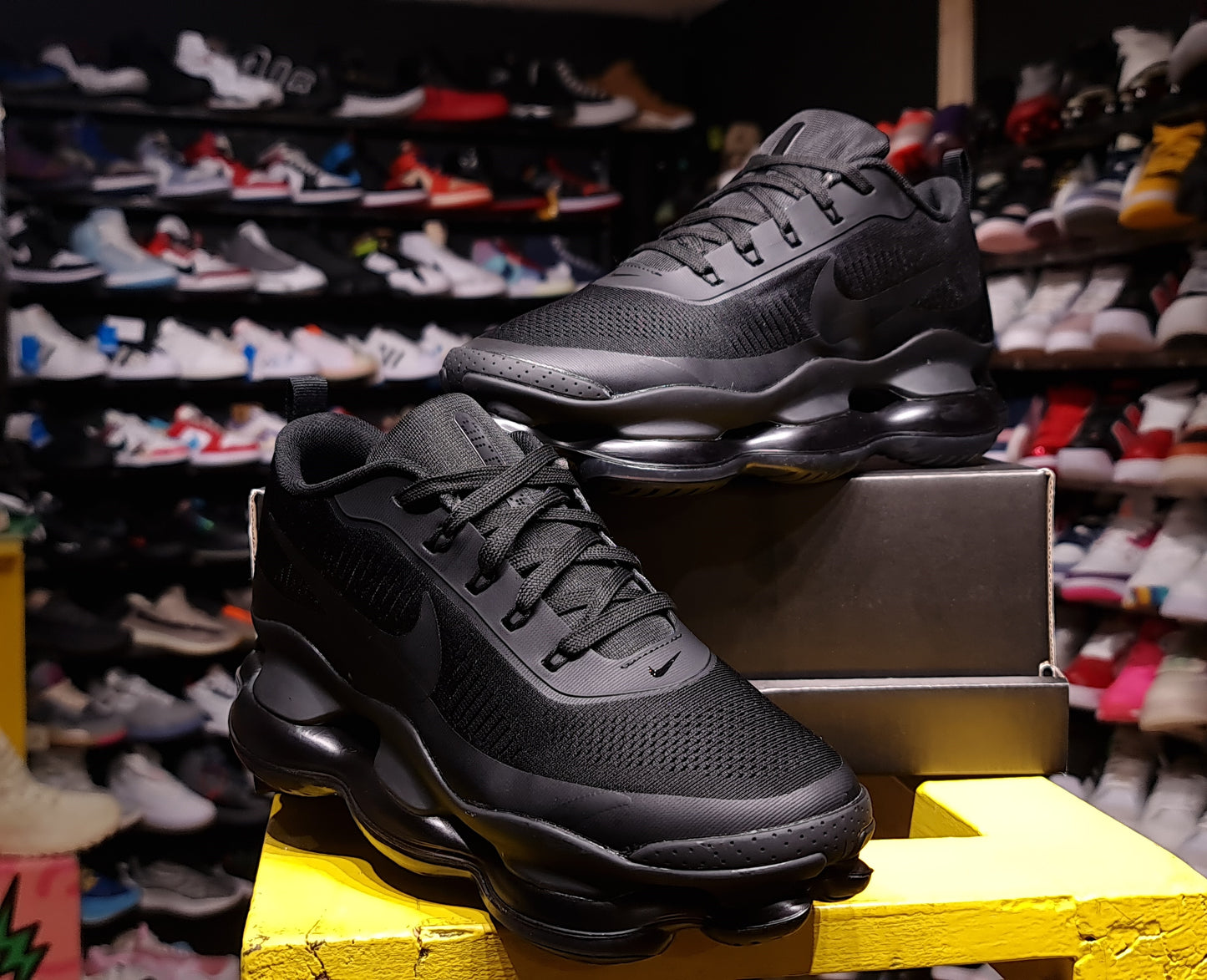 NKE AIRMAX SCORPION BLACKAOUT 2023