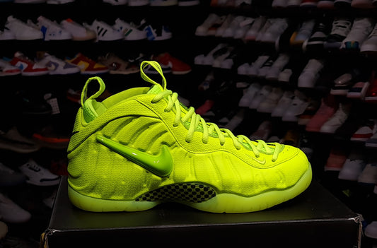 NKE FOAMPOSITE VOLT