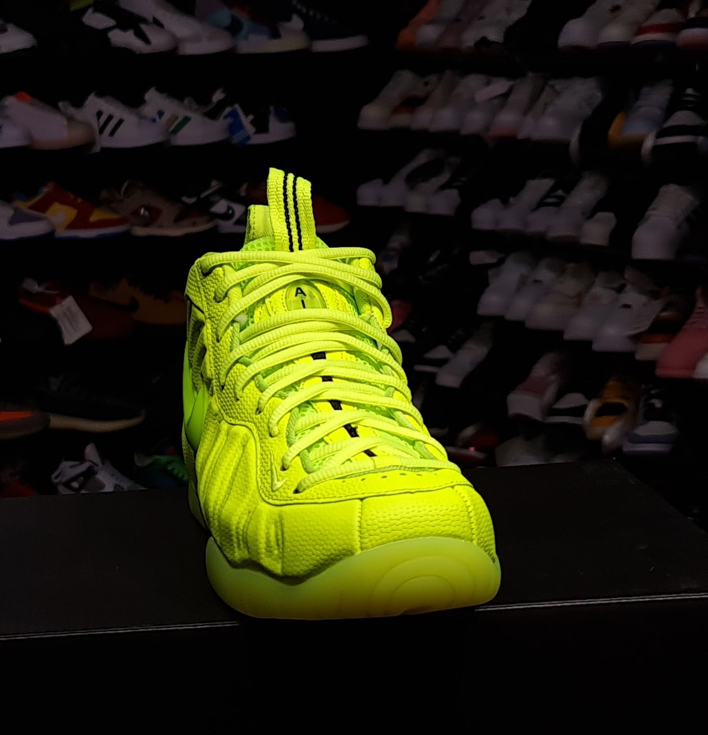 NKE FOAMPOSITE VOLT