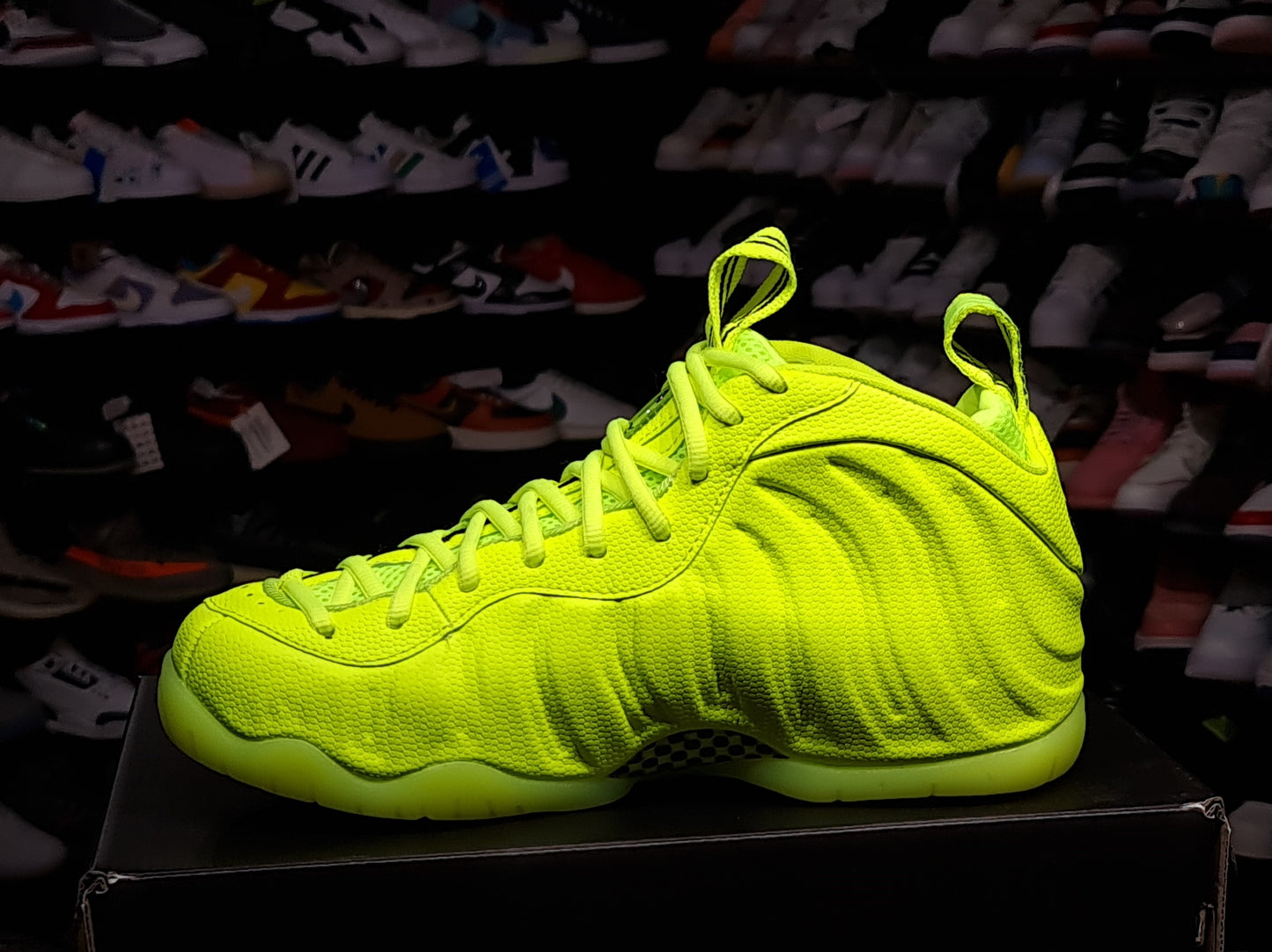 NKE FOAMPOSITE VOLT