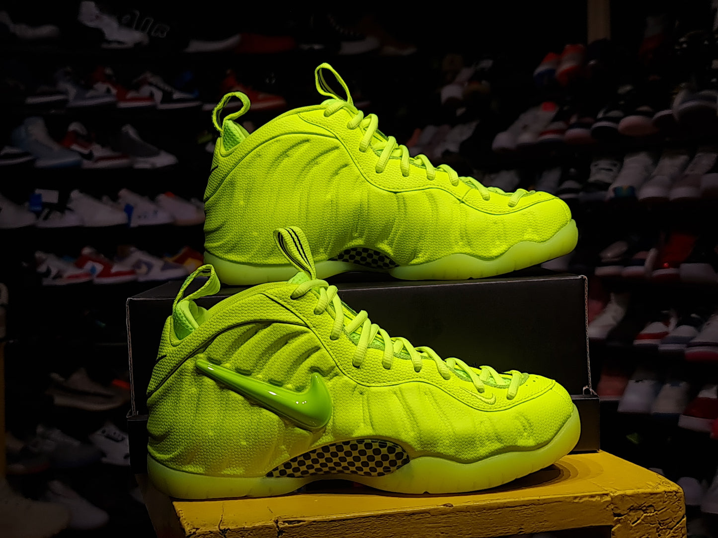 NKE FOAMPOSITE VOLT