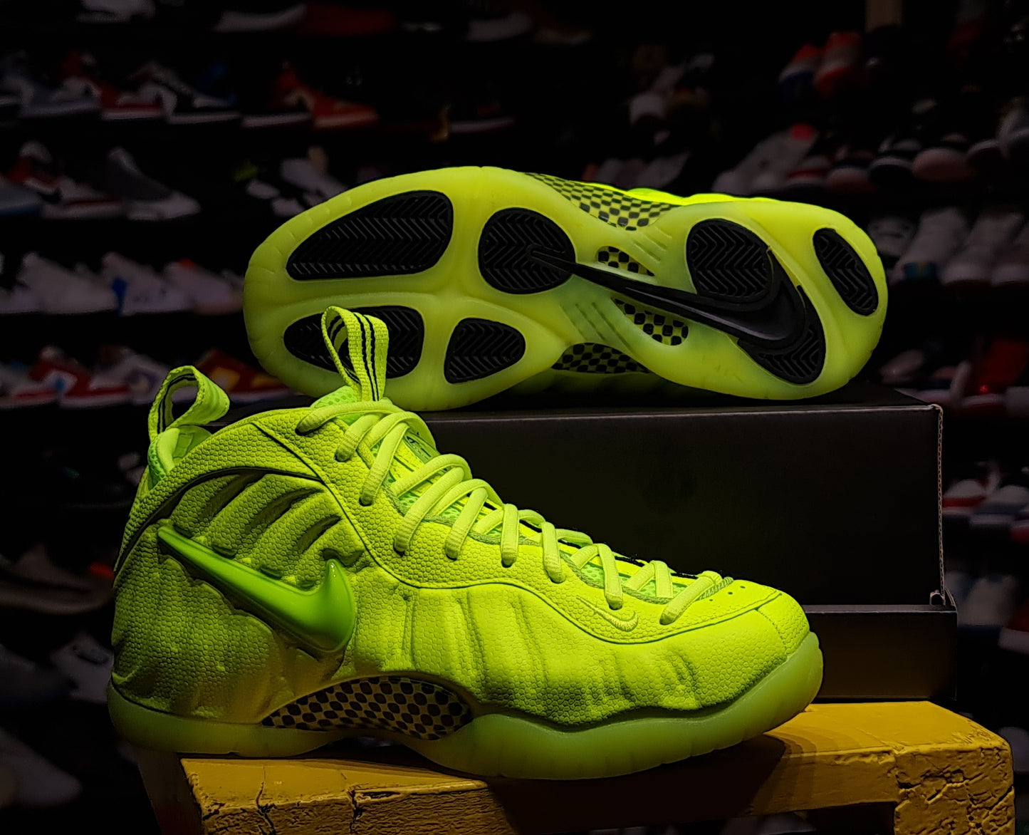 NKE FOAMPOSITE VOLT