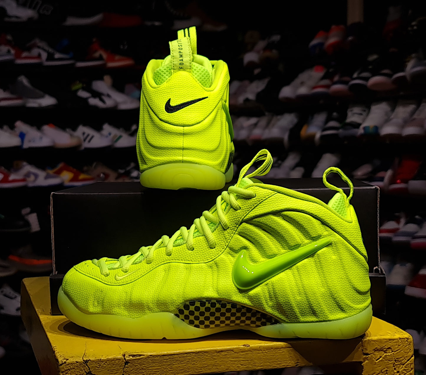 NKE FOAMPOSITE VOLT