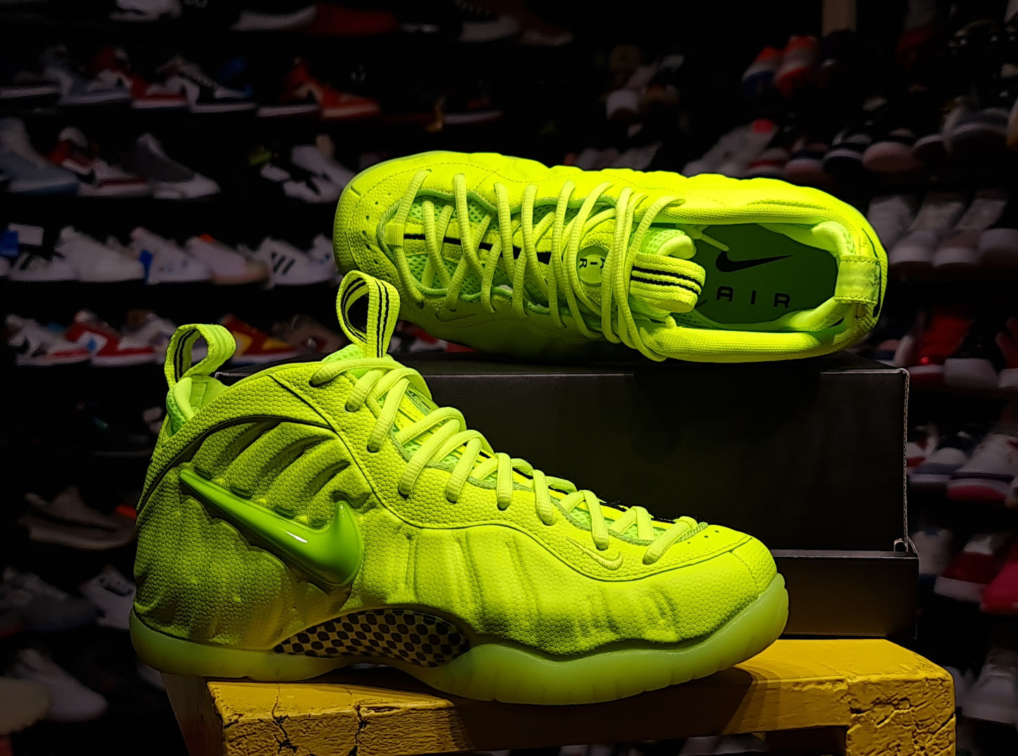 NKE FOAMPOSITE VOLT