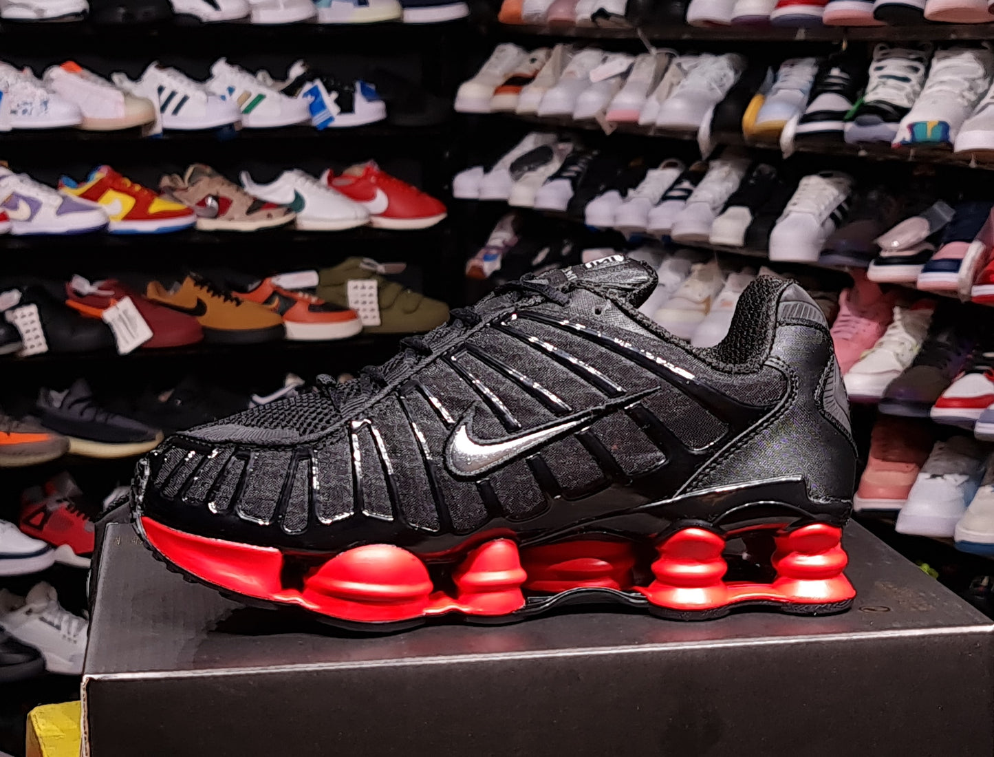 NKE SHOX TL BLACK & RED