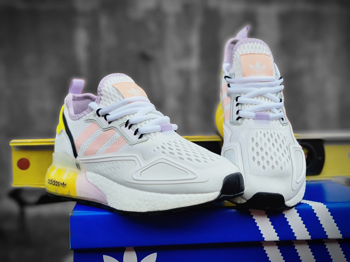 ADDS ZX 2K BOOST WHITE PINK TINT