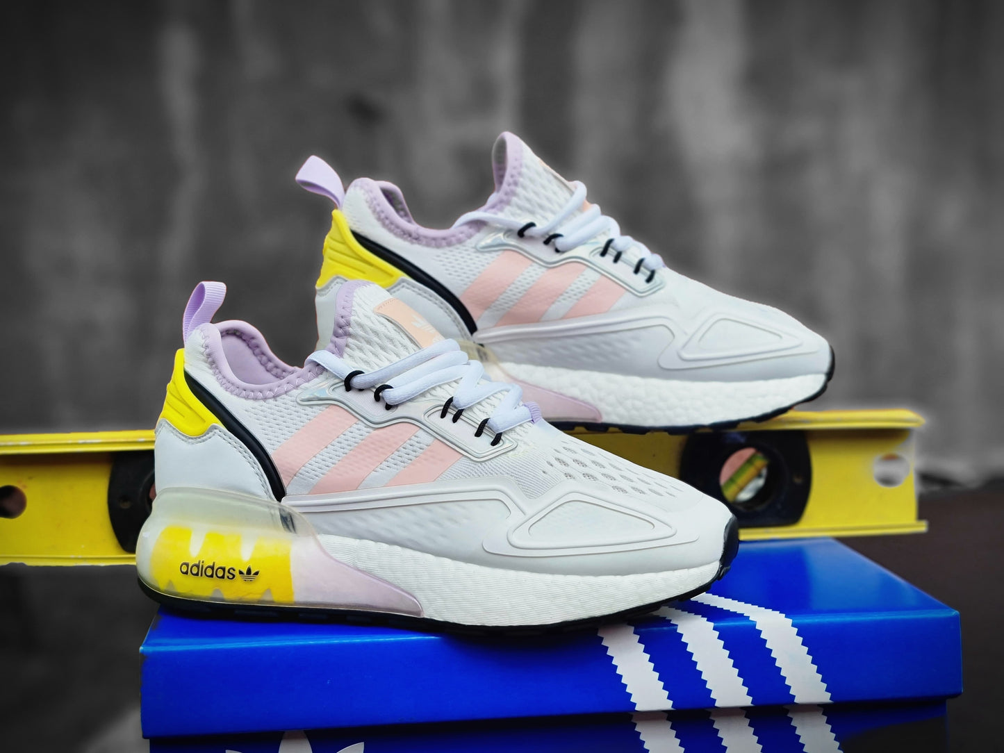 ADDS ZX 2K BOOST WHITE PINK TINT