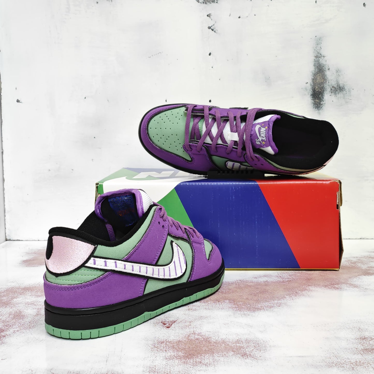 NKE NKE SB DUNK LOW MOJOJO CHICAS SUPER PODEROSAS