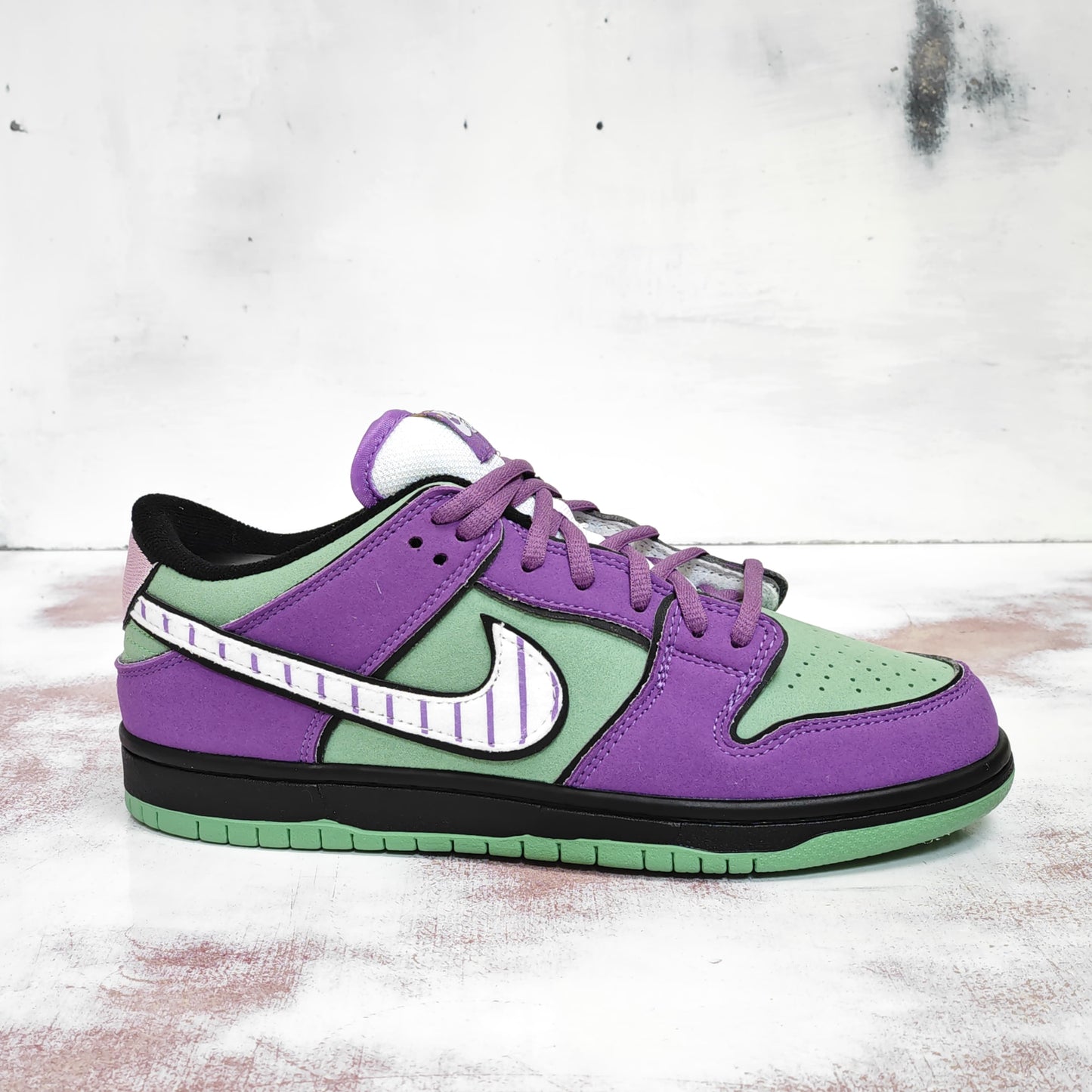 NKE NKE SB DUNK LOW MOJOJO CHICAS SUPER PODEROSAS