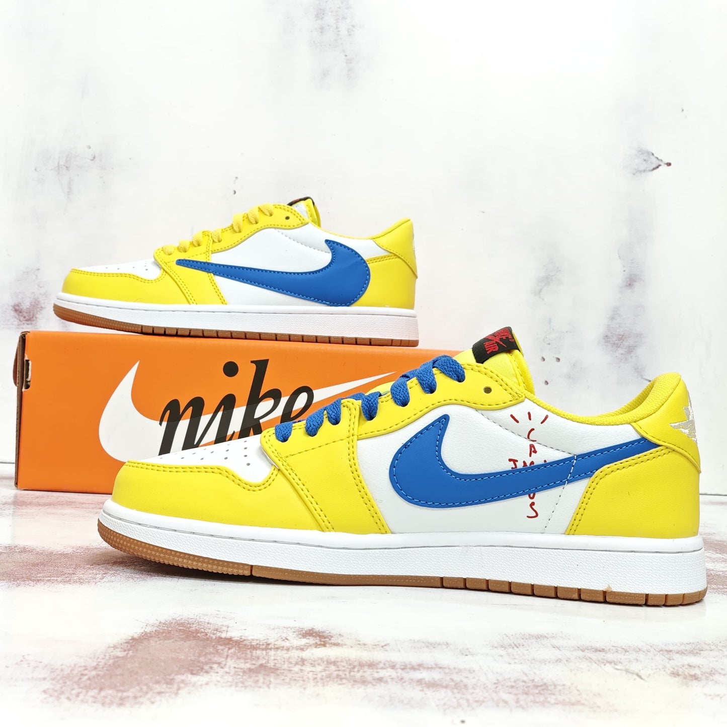 NKE RETRO 1 LOW TRAVIS SCOTT CANARY