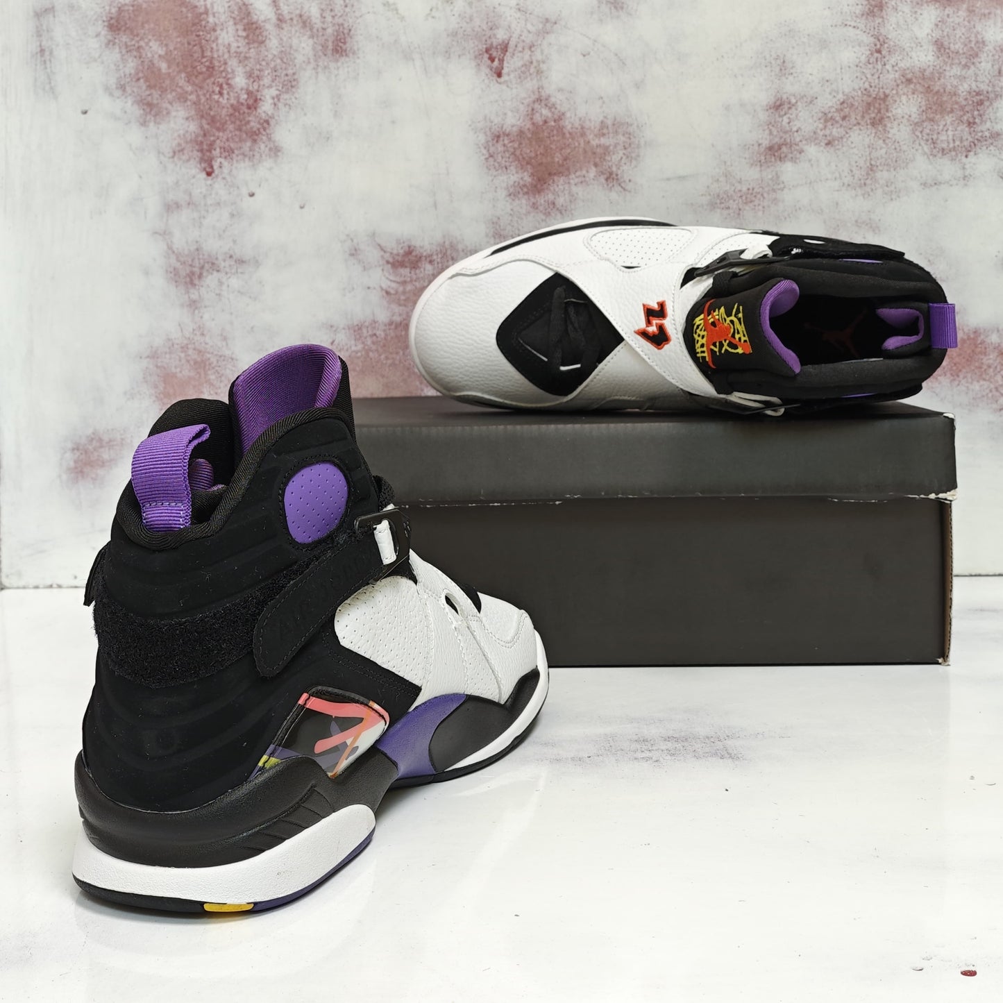 JRDN RETRO 8 THREE PEAT