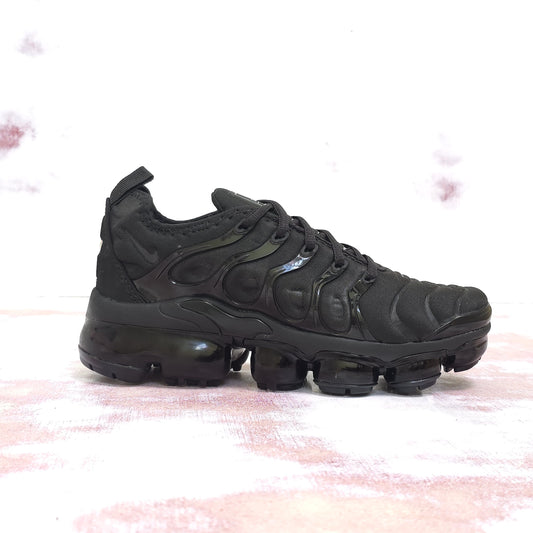 NKE AIR VAPORMAX PLUS BLACK