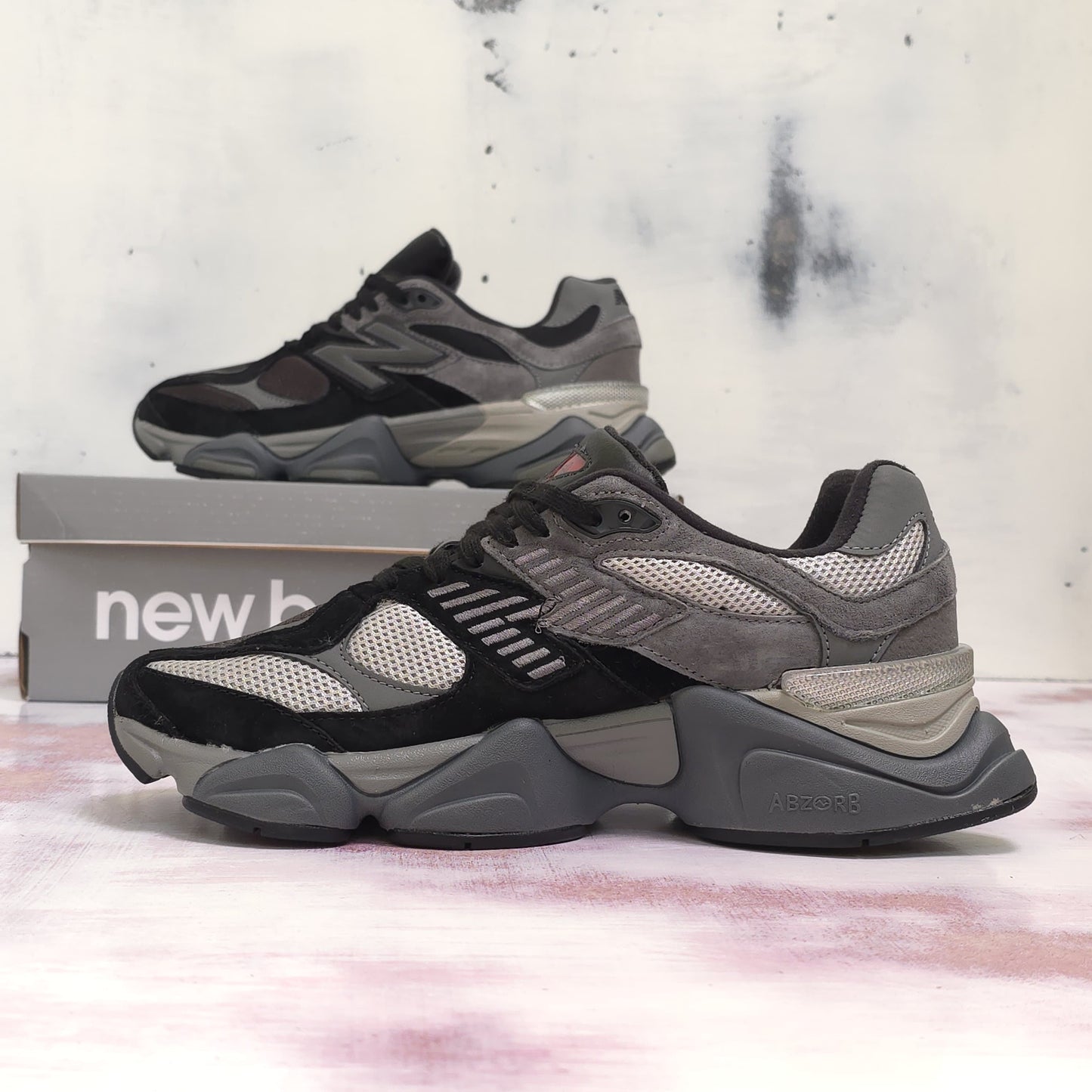 NW BALANCE 9060 BLACK AND GREY