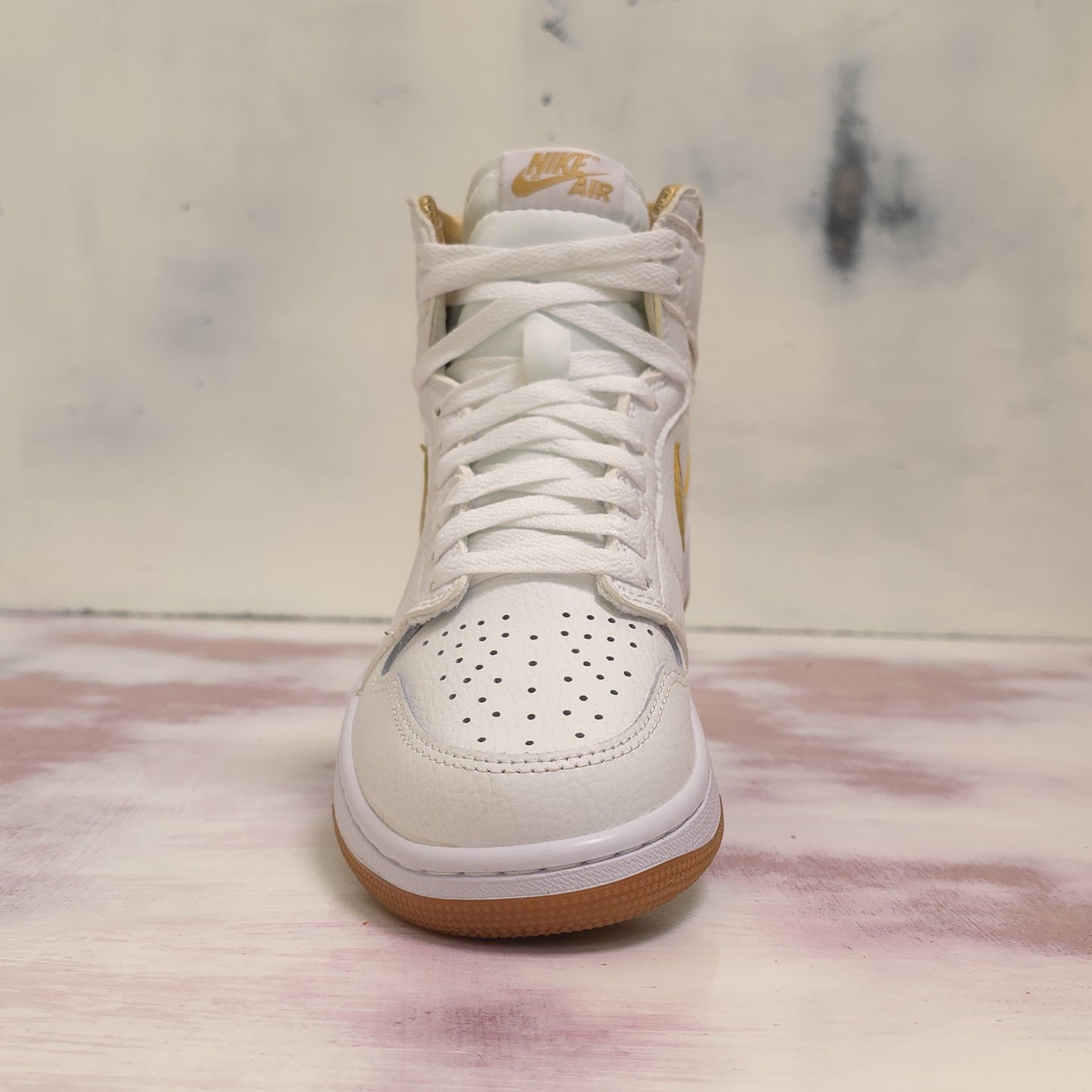 JRDN RETRO 1 METALLIC DORADO