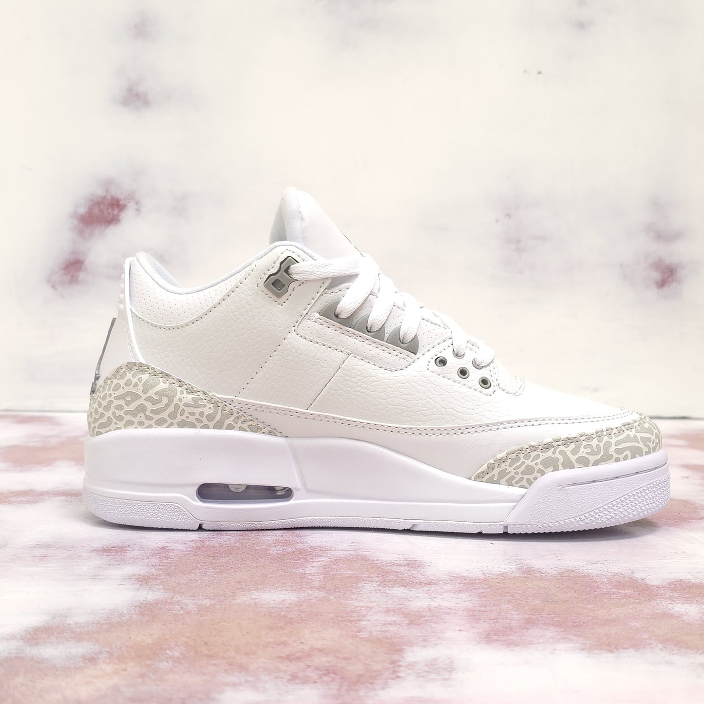 JRDN RETRO 3 PURE MONEY