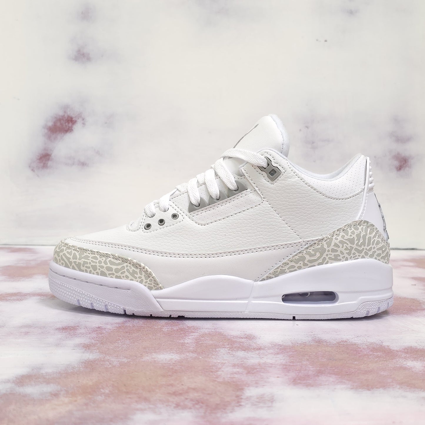 JRDN RETRO 3 PURE MONEY