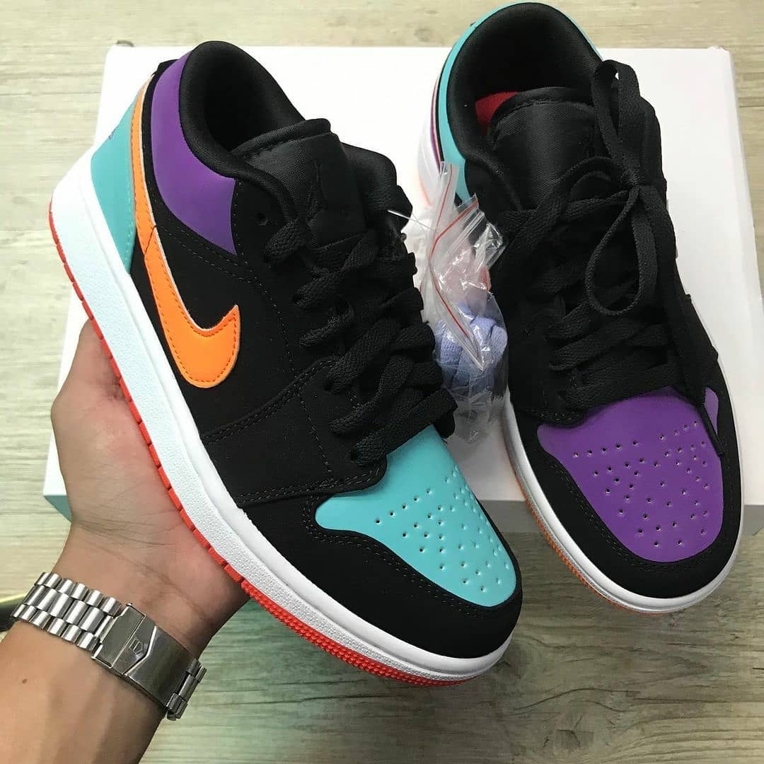 JRDN RETRO 1 LOW CANDY REFLECTIVE