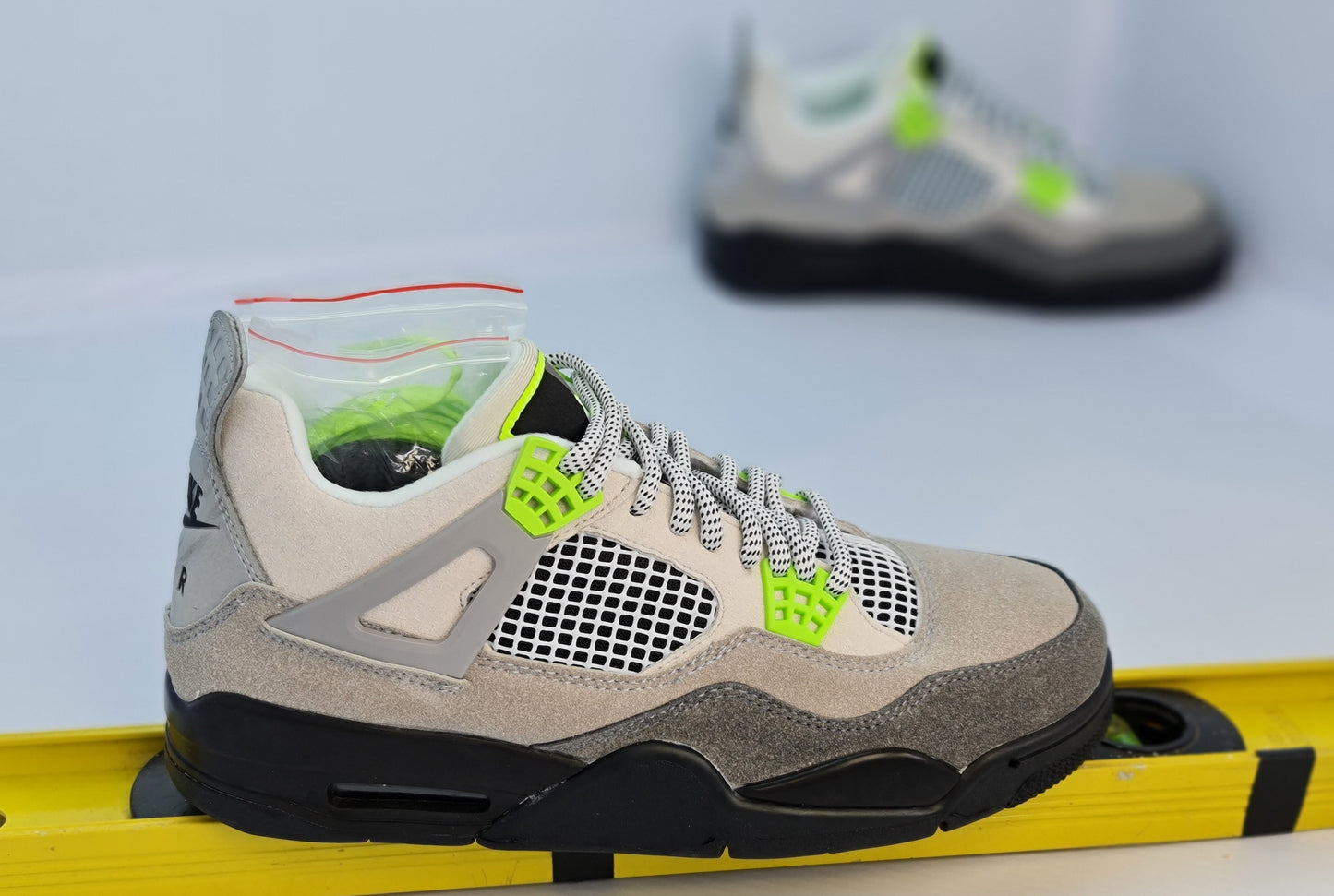 JRDN RETRO 4 95 NEON