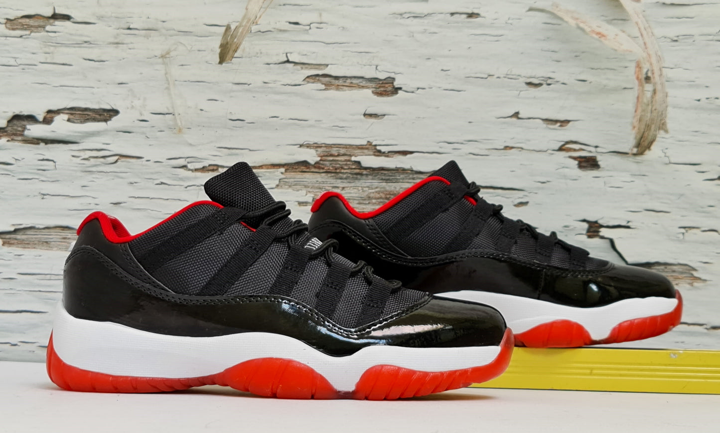 RETRO 11 LOW BREED