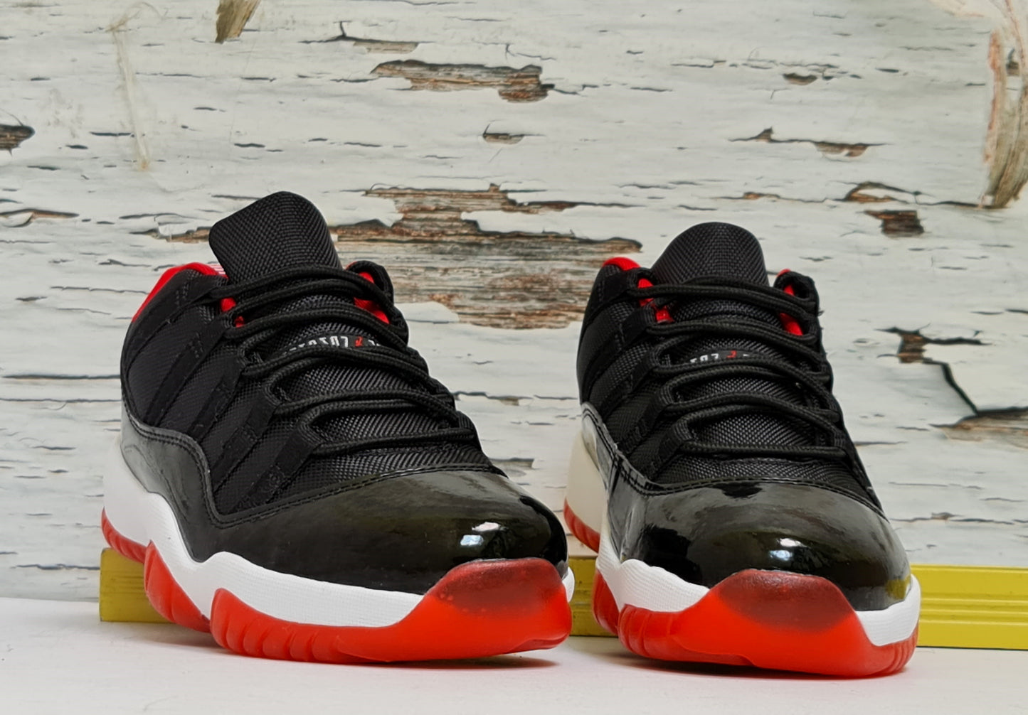 RETRO 11 LOW BREED