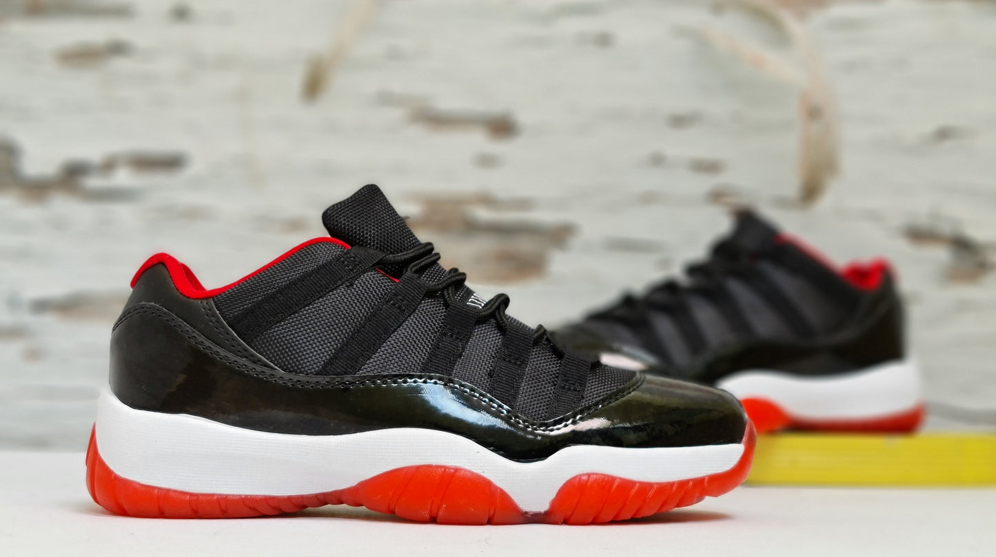 RETRO 11 LOW BREED