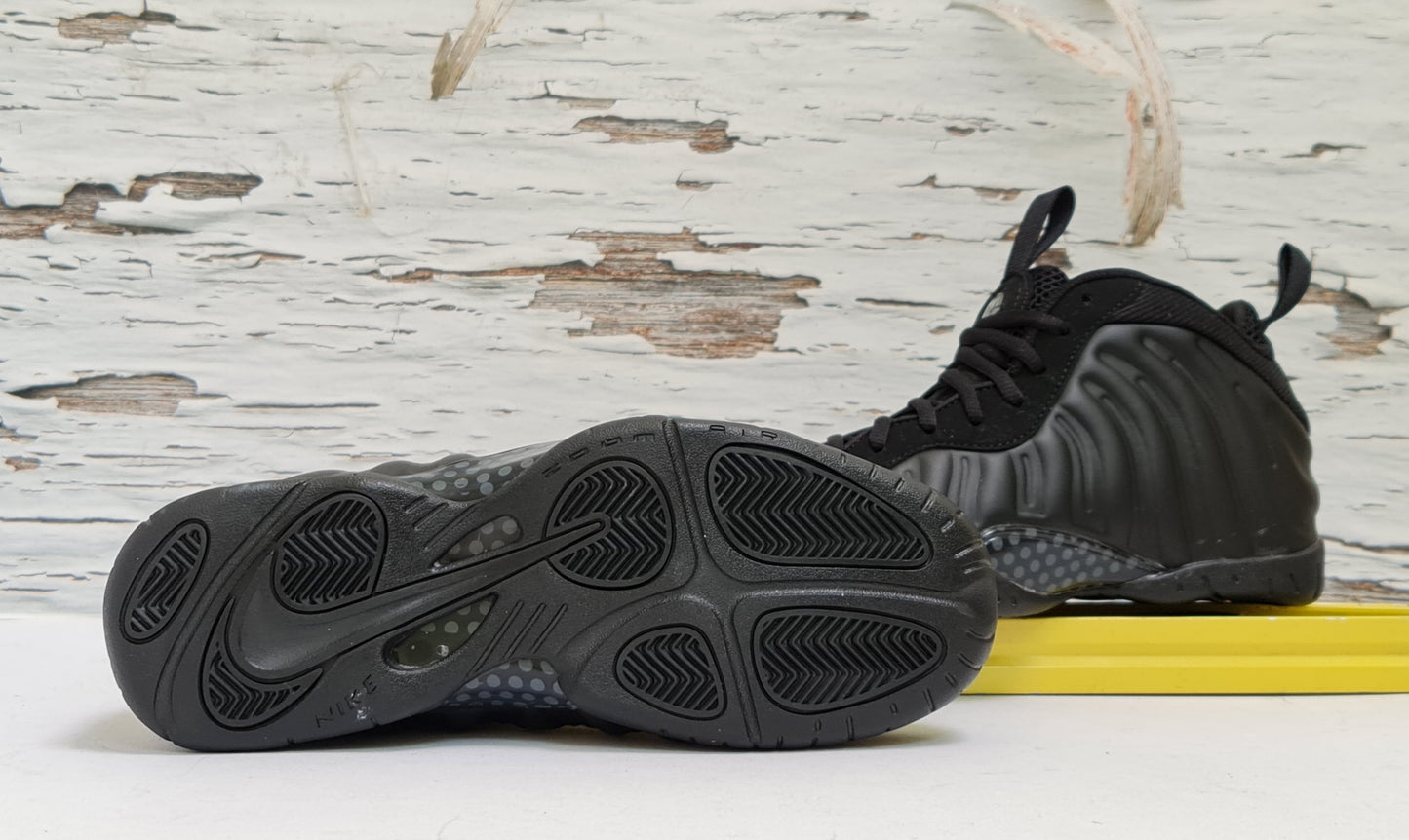 NKE AIR FOAMPOSITE ONE BLACKOUT