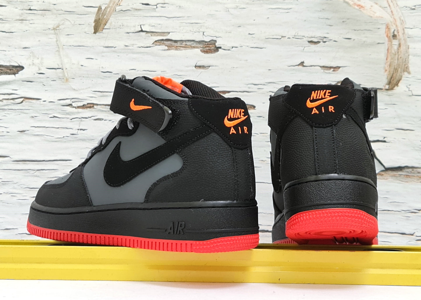 NKE AIR FORCE ONE MID HOT LAVA