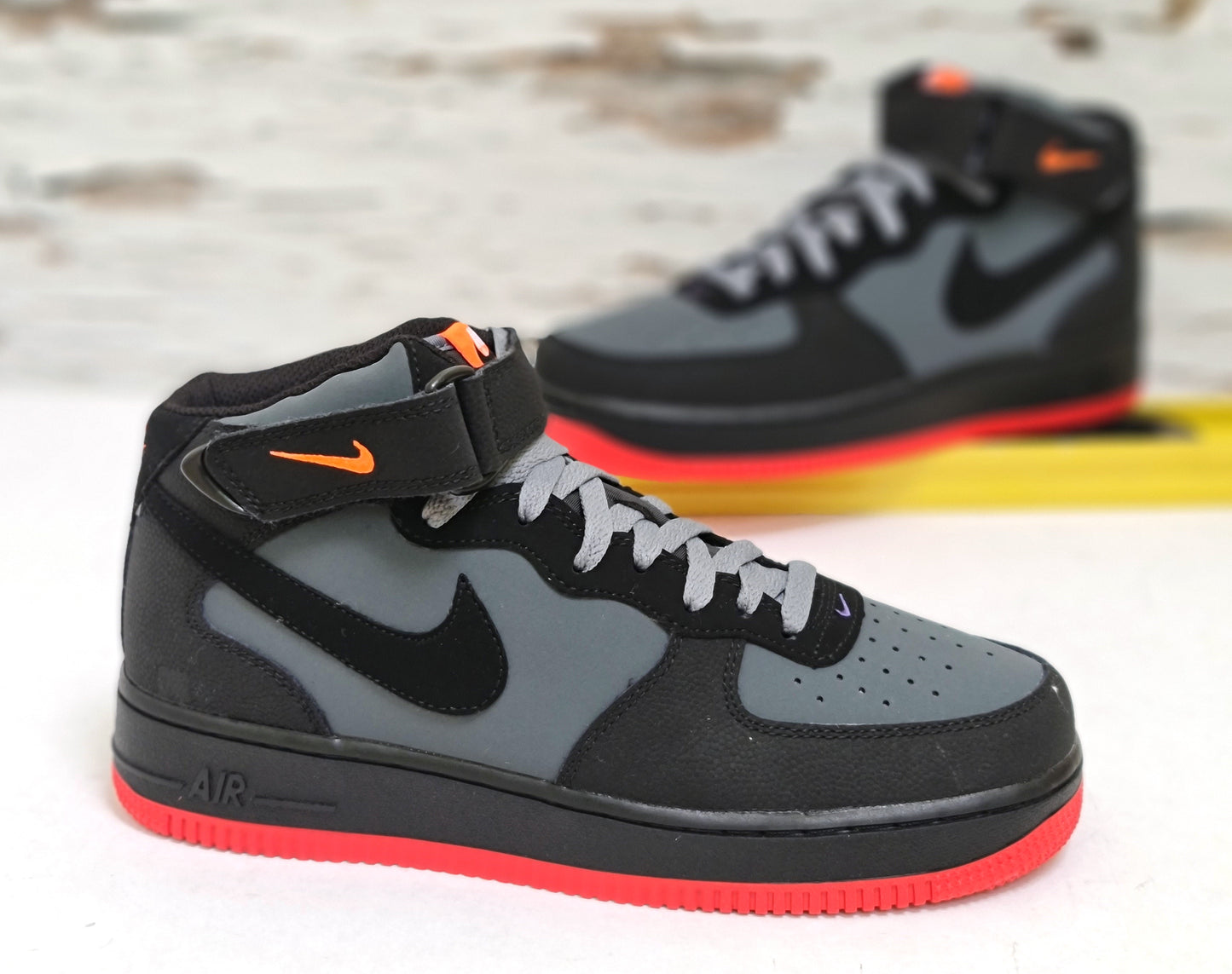 NKE AIR FORCE ONE MID HOT LAVA