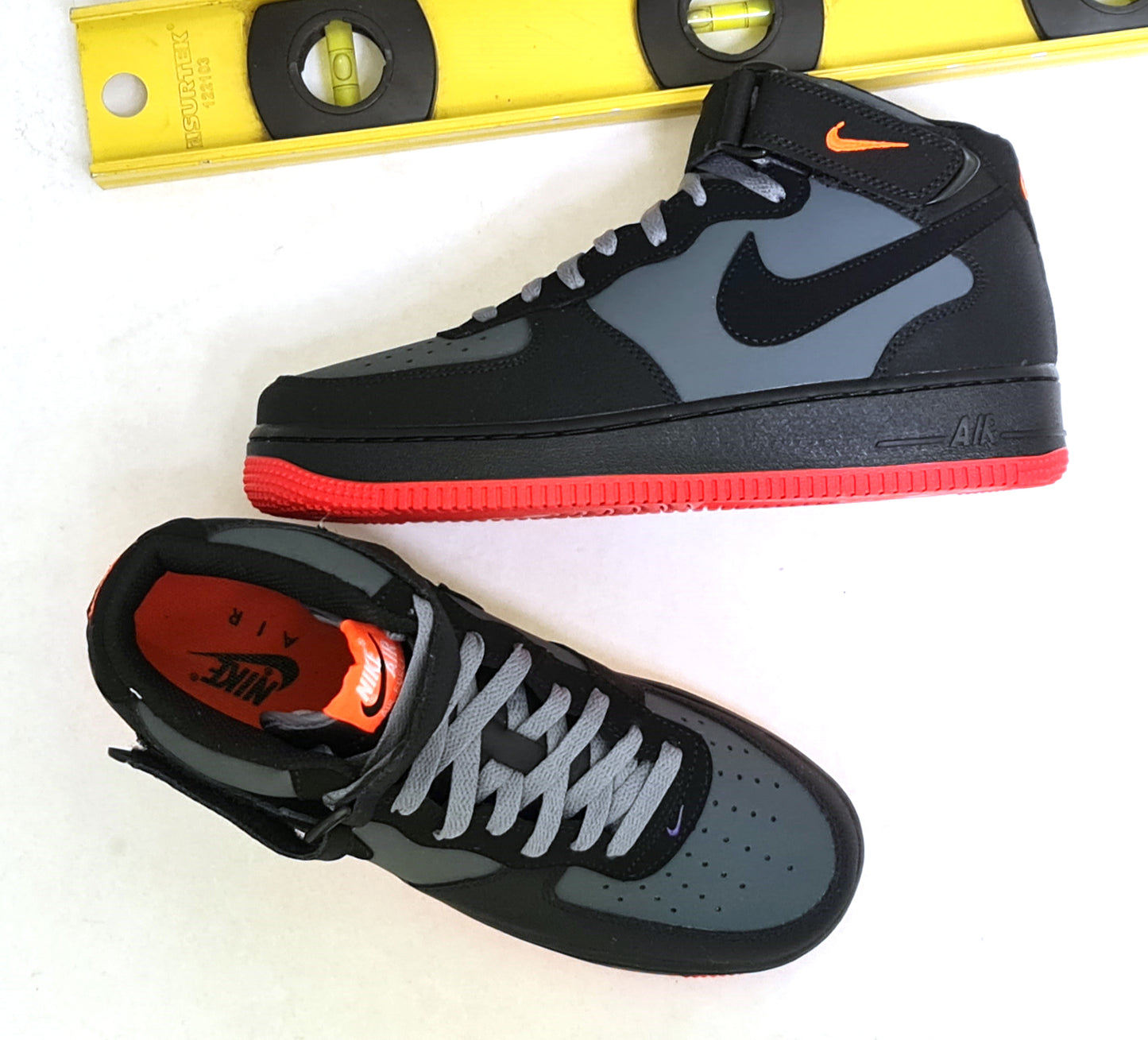 NKE AIR FORCE ONE MID HOT LAVA