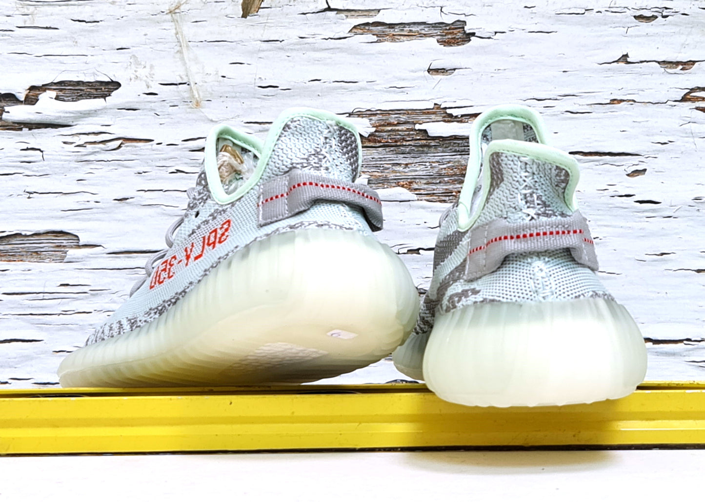 ADDS YZY 350 V2 BLUE TINT