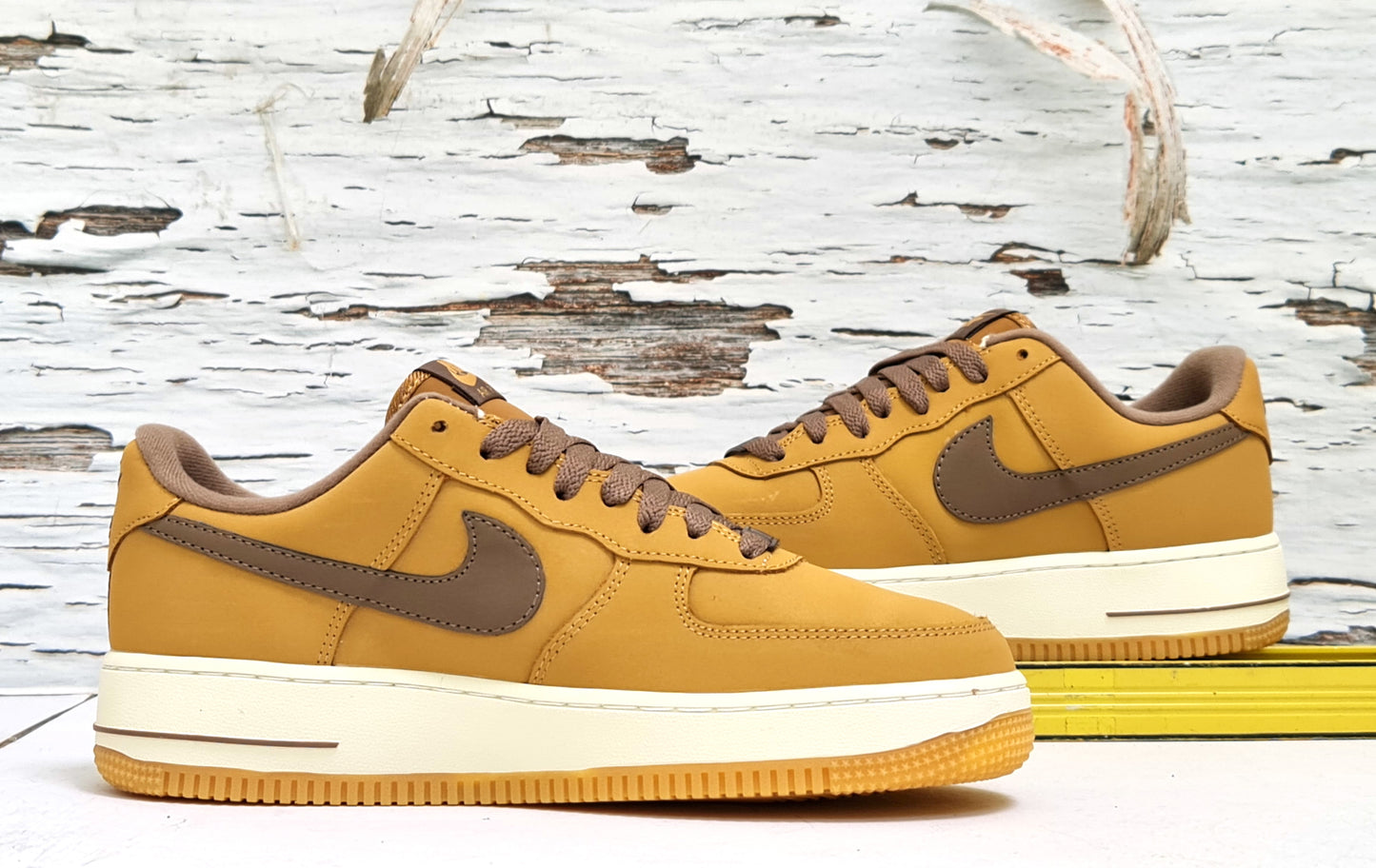 NKE AIR FORCE ONE WHEAT UNDEFEACTED