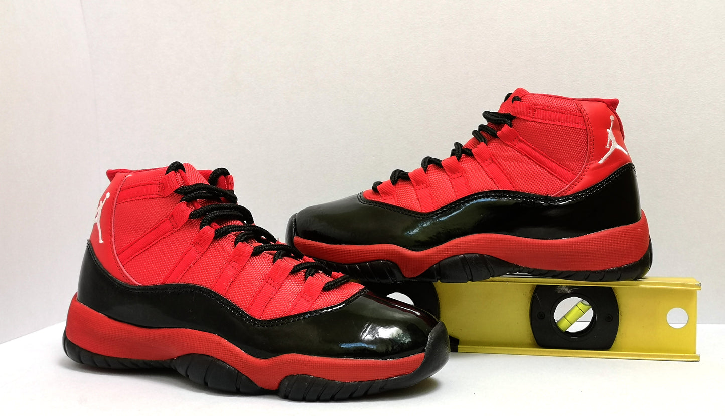 JRDN RETRO 11 RED BLACK