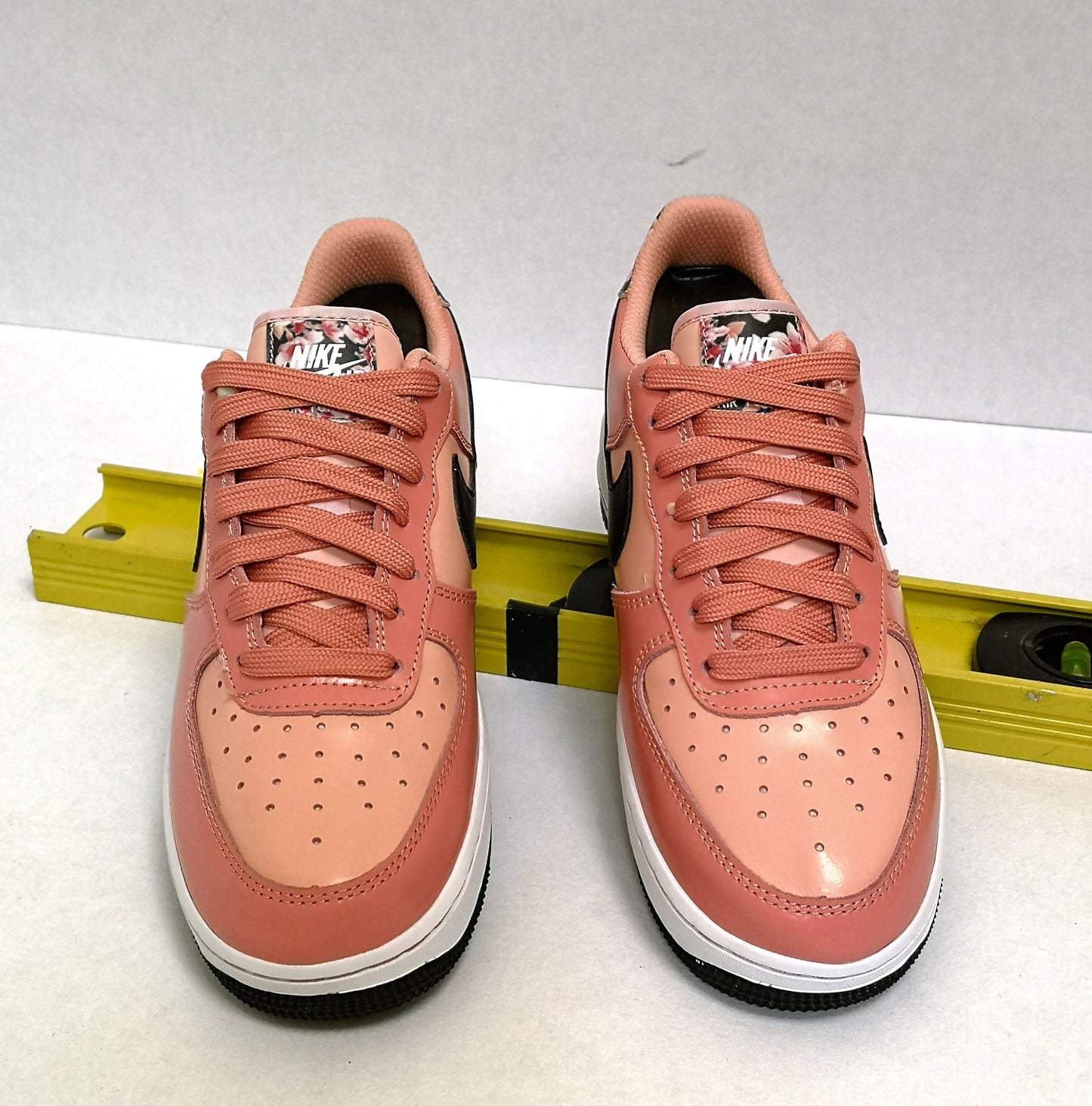 NKE AIR FORCE ONE CORAL FLOWERS