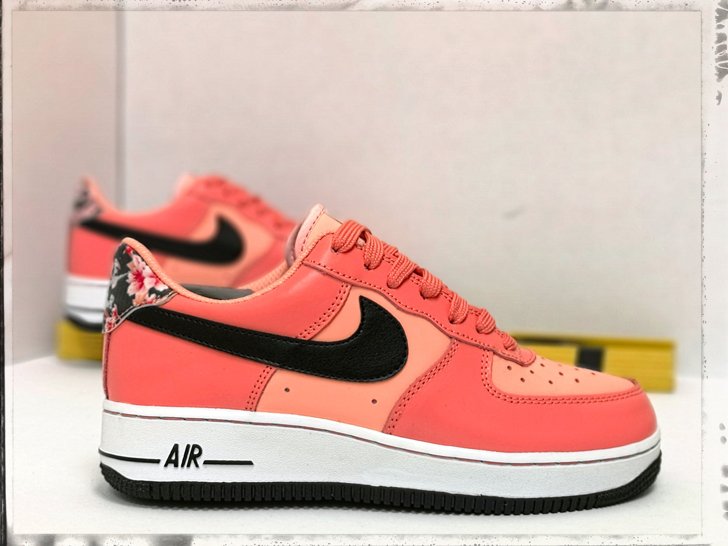 NKE AIR FORCE ONE CORAL FLOWERS