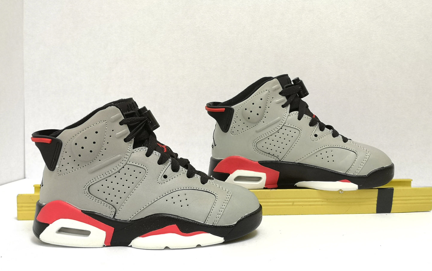 JRDN RETRO 6 ALL REFLECTIVE